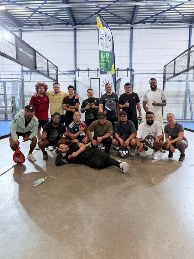 Groepsfoto na afloop van een Padel Social event